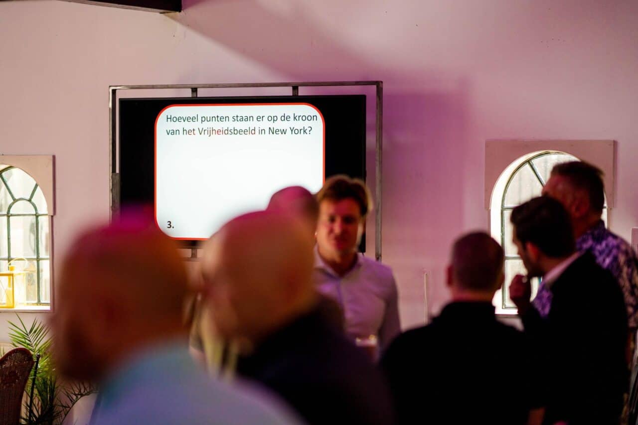 Pubquiz bedrijfsuitje scherm